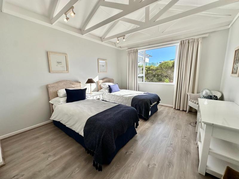 To Let 4 Bedroom Property for Rent in Pinnacle Point Golf Estate Western Cape